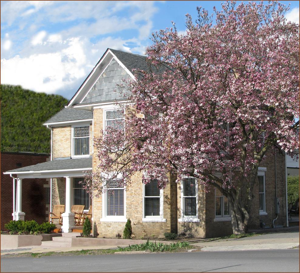 The Guest House Inn On Courthouse Square Hinton Exterior foto